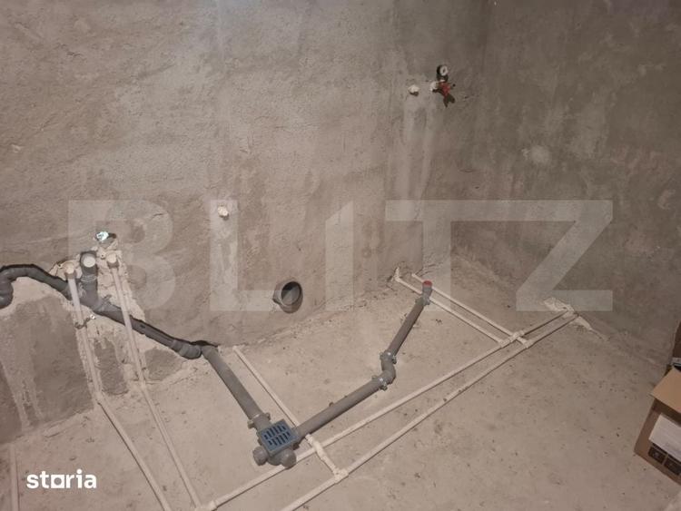 Casă cu 5 camere cu Teren 2100 Mp în Produlești