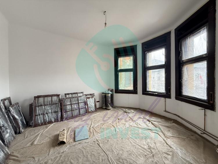 Apartament cu 3 camere semidecomandat în Universitate
