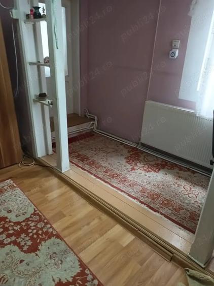 Casă cu 4 camere în Barieră