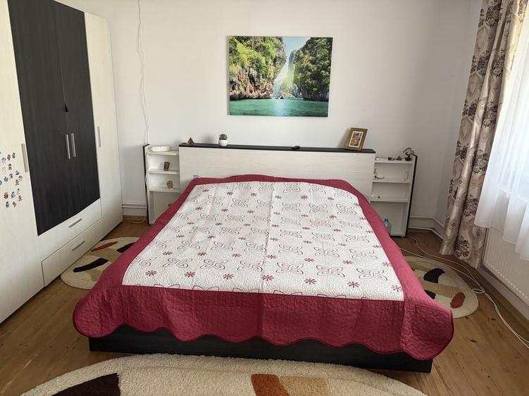 Casă cu 4 camere cu Teren 900 Mp în Central