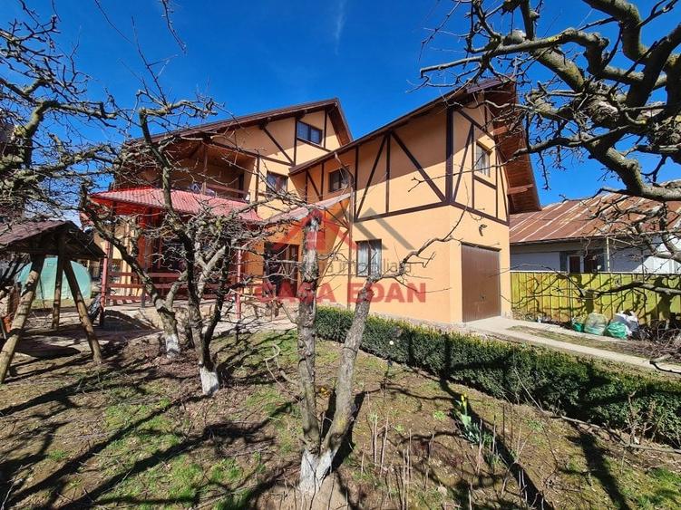Casă individuală cu 5 camere cu Canalizare în Central