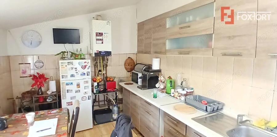 Casă cu 5 camere cu Teren 845 Mp în Sânmihaiu Român