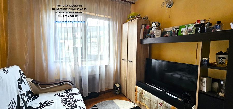 Casă cu 5 camere cu Canalizare în Vest