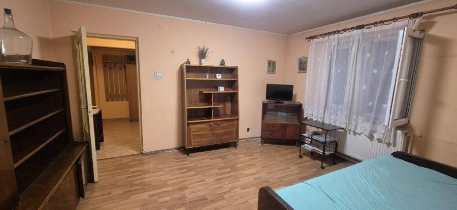 Apartament cu 2 camere semidecomandat în Giurgiului