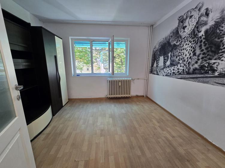 Garsonieră semidecomandată în Podu Roș