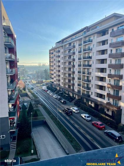 Apartament cu 3 camere decomandat, mobilat în Tractorul