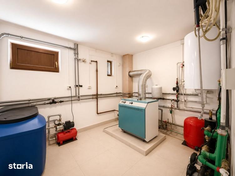 Casă cu 8 camere cu Teren 471 Mp în Centrul Civic