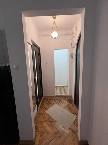 Garsonieră decomandată în Rosetti