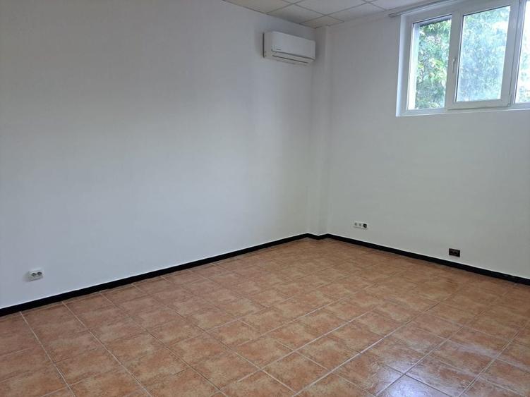 Spațiu comercial, de 59 mp, în Buda