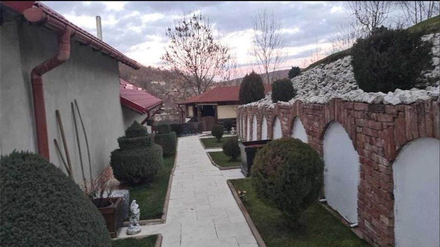 Casă cu 3 camere cu Canalizare în Fieni