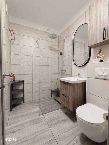 Apartament cu 3 camere semidecomandat în Bucureștii Noi