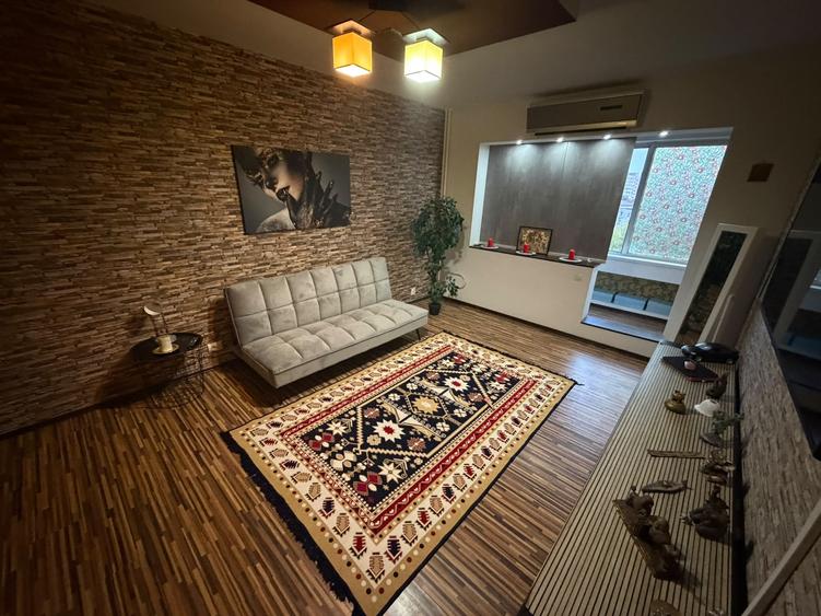 Apartament cu 2 camere decomandat în Titan