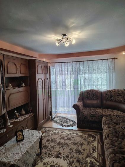 Apartament cu 3 camere decomandat, mobilat în Râșnov Romacril