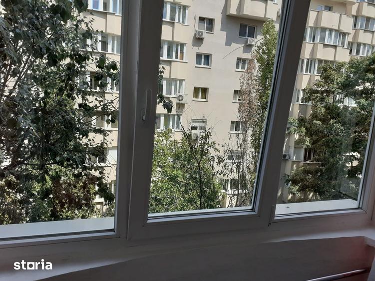 Apartament cu 3 camere decomandat în Nerva Traian