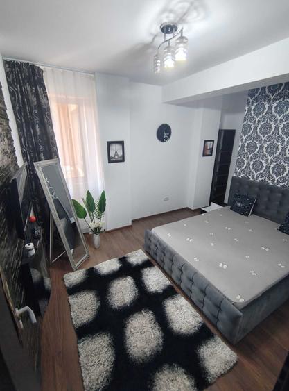 Apartament cu 2 camere semidecomandat în Roșu