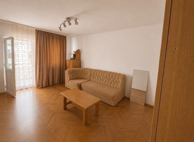 Apartament cu 3 camere decomandat în Ultracentral