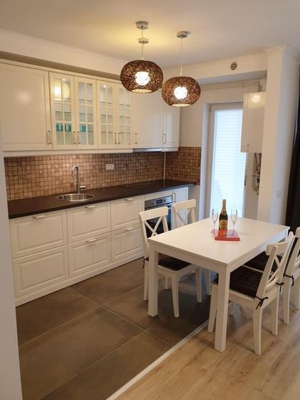 Apartament cu 3 camere decomandat în Exterior Vest