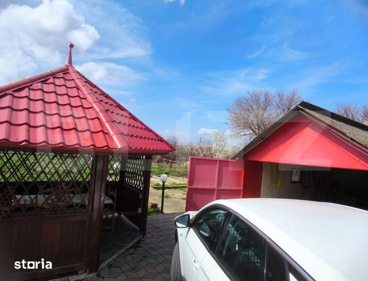Casă cu 7 camere semidecomandat cu Teren 1430 Mp în Podari