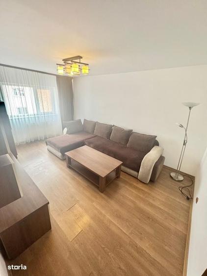 Apartament cu 3 camere în Uiești