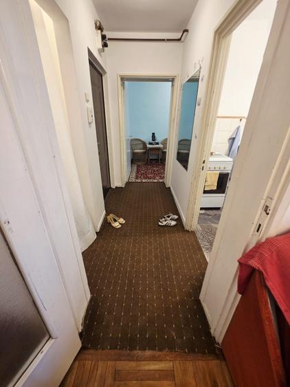Apartament cu 3 camere semidecomandat în Democrației