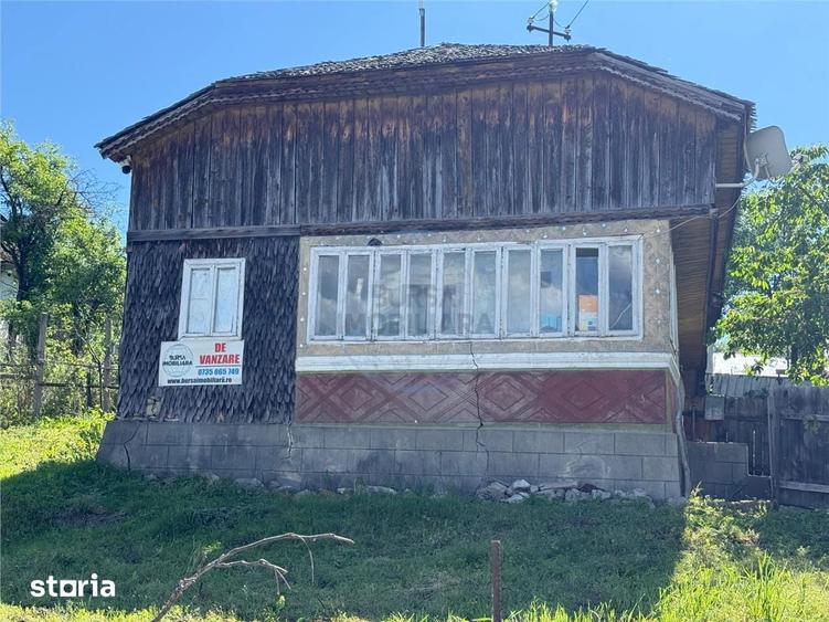 Casă cu 4 camere cu Teren 1000 Mp în Păulești