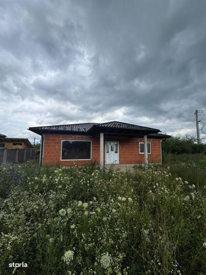 Casă cu 3 camere cu Teren 564 Mp în Săcălășeni