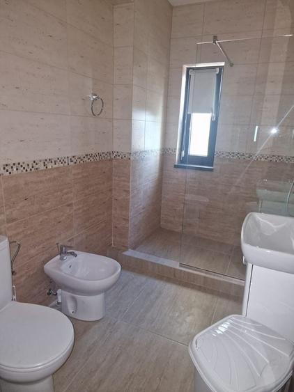 Apartament cu 2 camere semidecomandat, mobilat în Bd. Coșbuc
