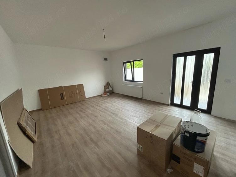 Casă cu 6 camere cu Teren 380 Mp în Central