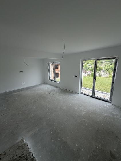 Casă cu 3 camere în Central