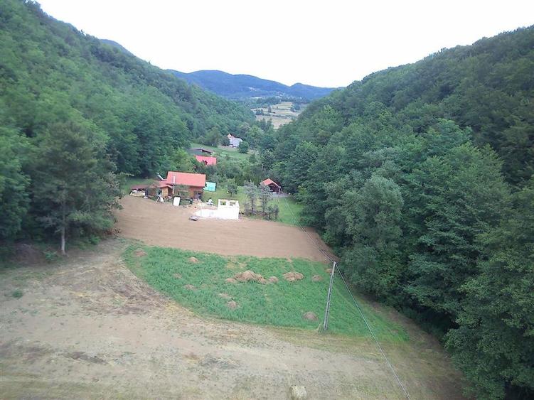 Teren intravilan de 5800 mp, în Podele