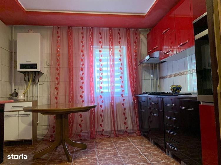 Apartament cu 3 camere decomandat în Dâmbovița