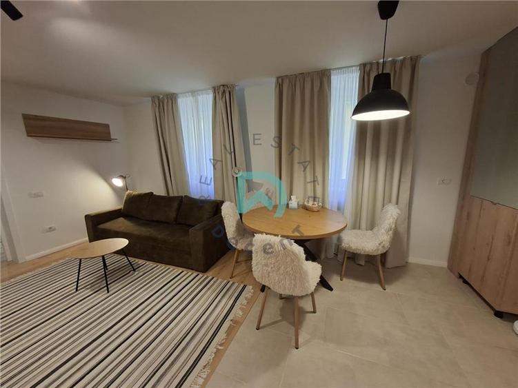 Apartament cu 2 camere semidecomandat, mobilat în Centrul Istoric