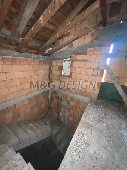 Casă cu 6 camere cu Teren 1325 Mp în Uliuc