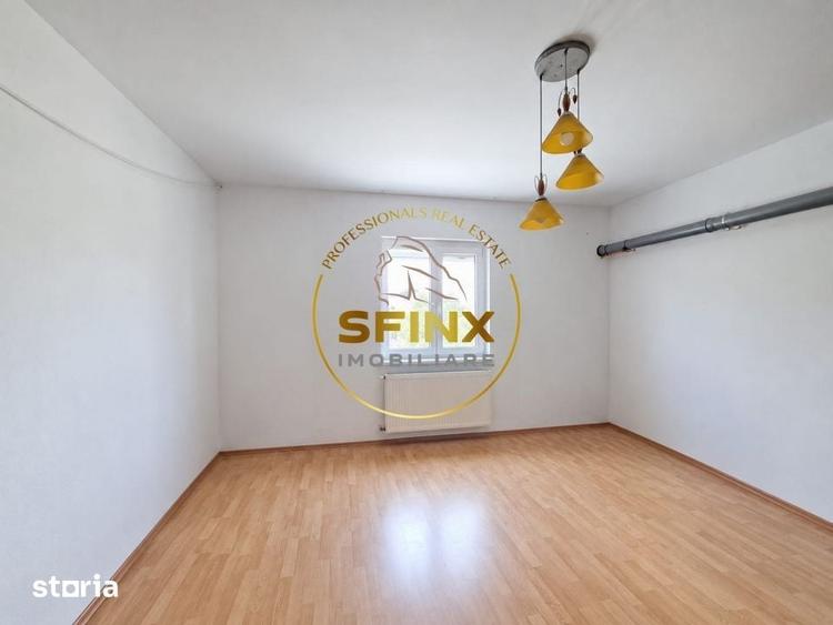 Casă cu 9 camere cu Teren 500 Mp în Mogoșoaia