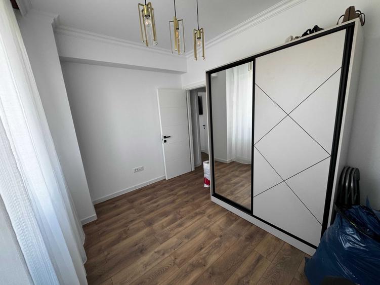 Apartament cu 3 camere semidecomandat în Lunca Cetățuii