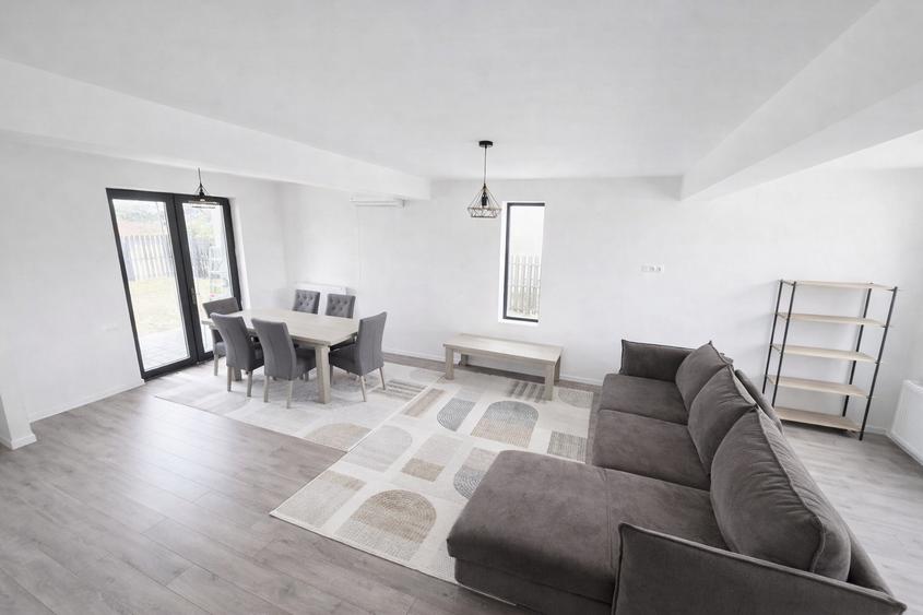 Duplex cu 4 camere cu Piscina în Bujoreni