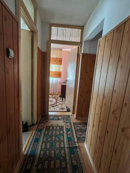 Apartament cu 3 camere decomandat în Geamăna