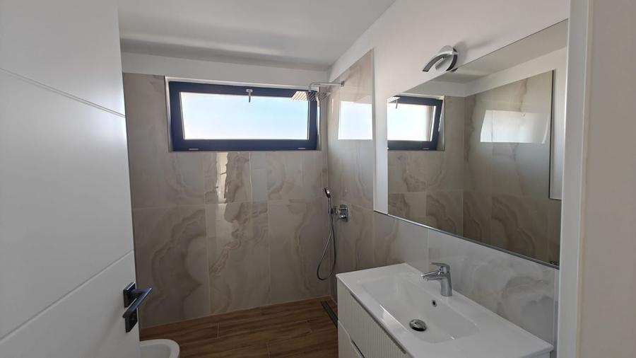 Casă individuală cu 6 camere cu Canalizare în Gheorgheni