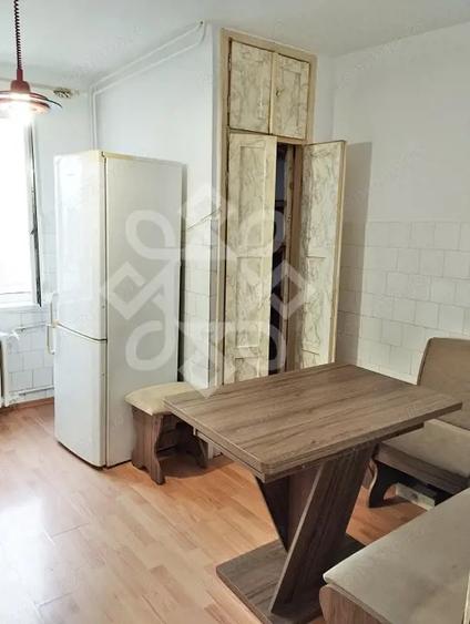 Apartament cu 2 camere decomandat în Decebal