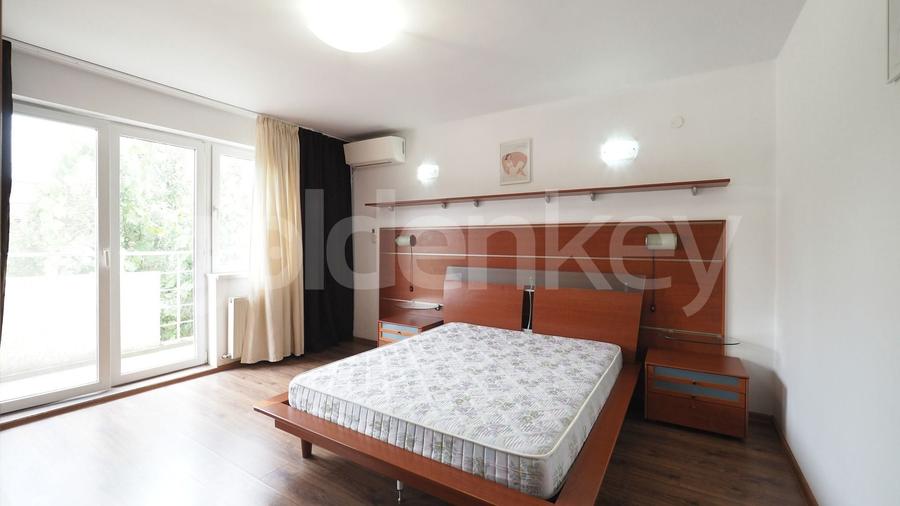 Duplex cu 5 camere cu Canalizare în Iancu Nicolae