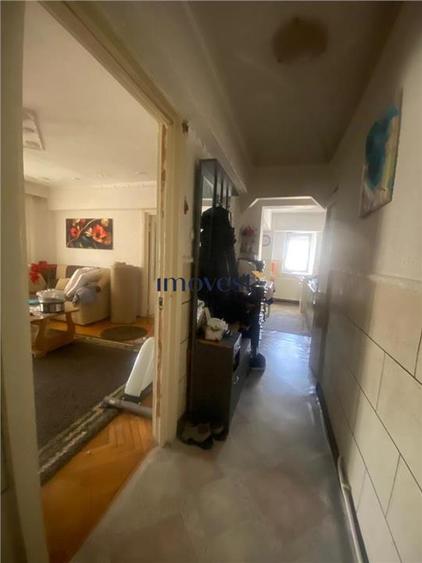 Apartament cu 3 camere decomandat în Micro 16