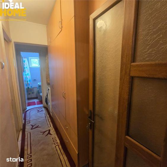 Apartament cu 3 camere semidecomandat în Mircea cel Bătrân