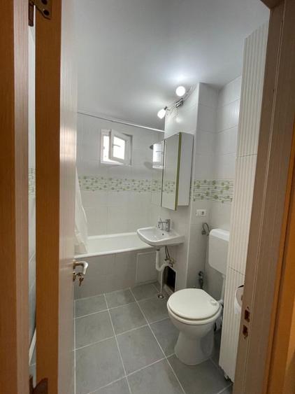 Apartament cu 2 camere decomandat în Precista