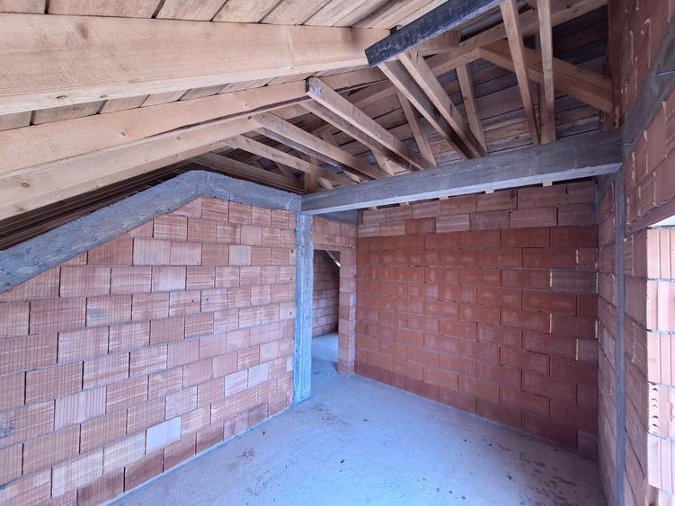 Casă cu 4 camere în Livada