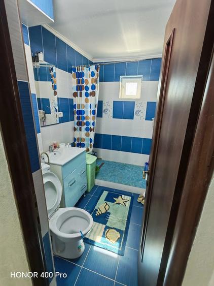 Apartament cu 4 camere semidecomandat în Aradul Nou