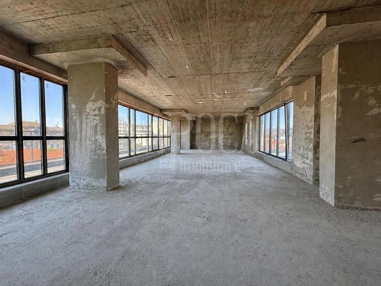 Spațiu comercial, de 827 mp, în Ultracentral