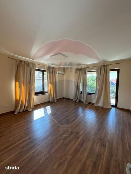 Casă cu 4 camere cu Teren 800 Mp în Central