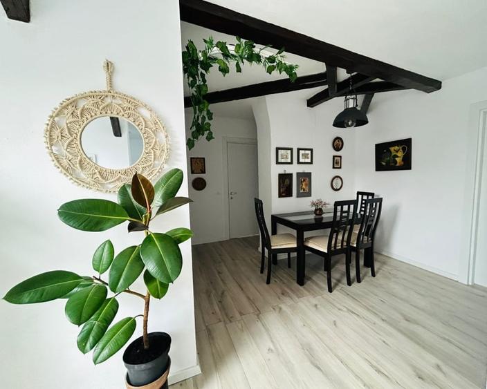 Apartament cu 4 camere decomandat, mobilat în Bălcescu