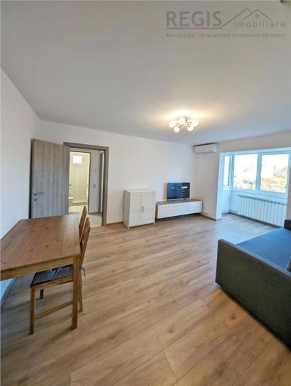 Apartament cu 2 camere semidecomandat în Centrul Civic