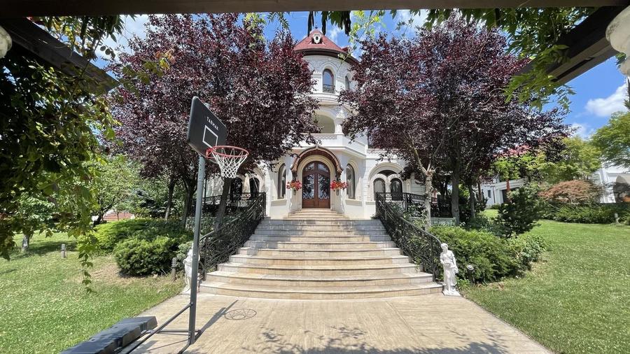 Casă individuală cu 10 camere cu Piscina în Balotești